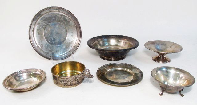 SEVEN STERLING SILVER DISHES: 34.4 TROY (1 of 10)