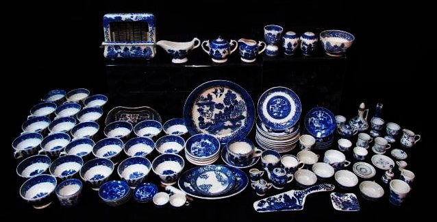 BLUE & WHITE WILLOW WARE, TOASTRITE TOASTER, ETC111 PCS (1 of 10)