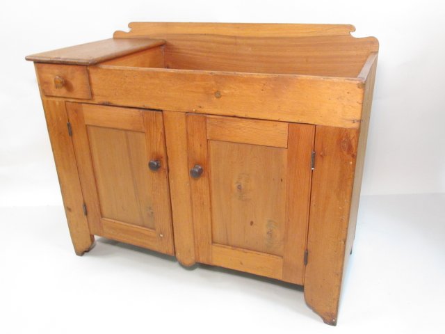 PRIMITIVE 19TH C PINE WASH STAND (1 of 7)