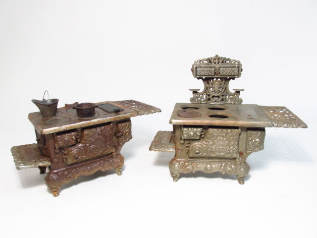 TWO EAGLE CAST IRON SALESMAN SAMPLE STOVES (1 of 10)