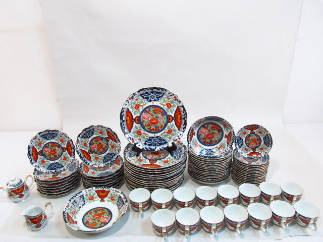 GUMPS "KIKU IMARI" PORCELAIN DINNERWARE: 81 PCS (1 of 10)