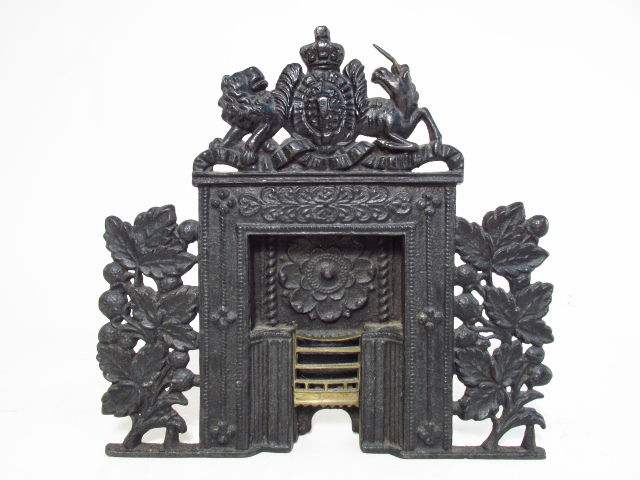 VICTORIAN CAST IRON SALESMAN'S SAMPLE FIREPLACE (1 of 7)
