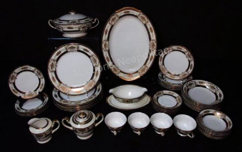 ASSORTED KUTANI CHINA PORCELAIN DINNERWARE: 44 PCS (1 of 10)