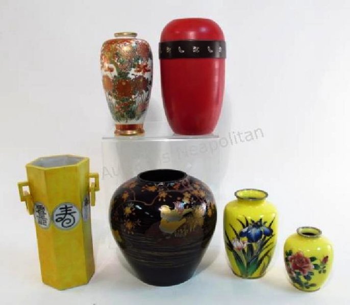 ASSORTED CHINESE & JAPANESE VASES, ETC: 5 PCS (1 of 16)