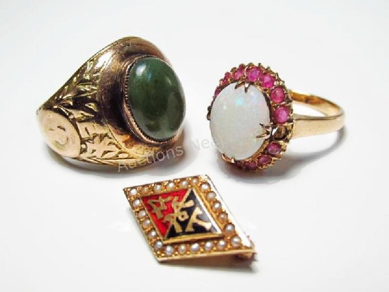 ANTIQUE YELLOW GOLD RINGS & LAPEL PIN (1 of 3)