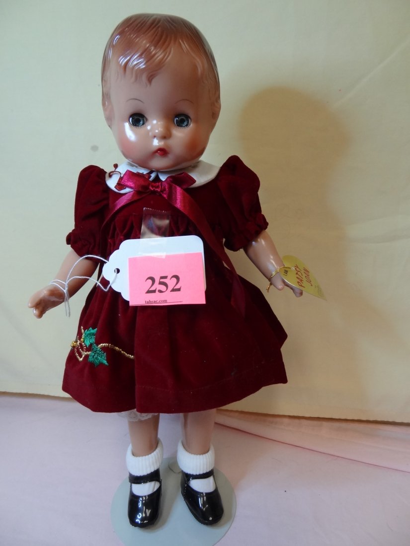 15'' EFFENBEE PATSY JOAN 1994, PLASTIC DOLL, GREEN: 15'' EFFENBEE PATSY JOAN 1994, PLASTIC DOLL, GREEN SLEEPY EYES, BROWN PAINTED HAIR, ADORABLE CHRISTMAS COSTUME WITH SMOCKED DRESS AND CHRISTMAS HOLLY