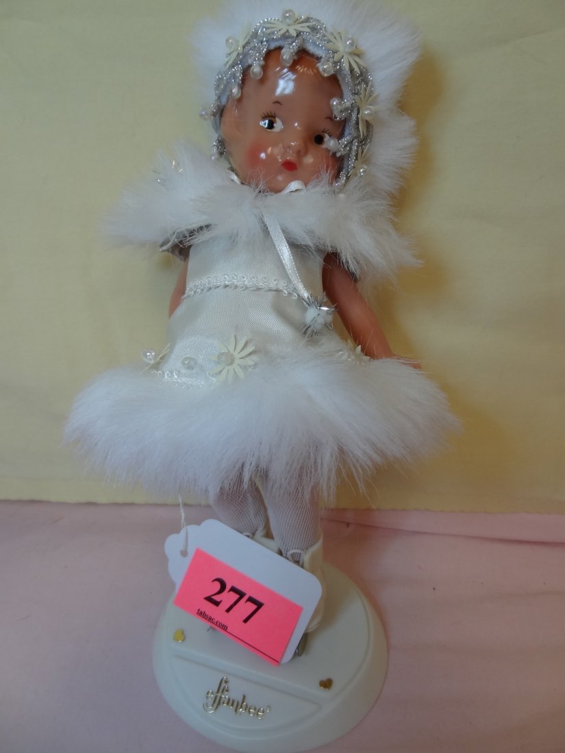 9'' EFFANBEE PATSYETTE DOLL 9605, STRINGS NEED TIG: 9'' EFFANBEE PATSYETTE DOLL 9605, STRINGS NEED TIGHTENING, PLASTIC DOLL MOVABLE LIMBS, CUTE FUR TRIMMED COSTUME BROWN PAINTED EYES AND BLONDE PAINTED HAIR