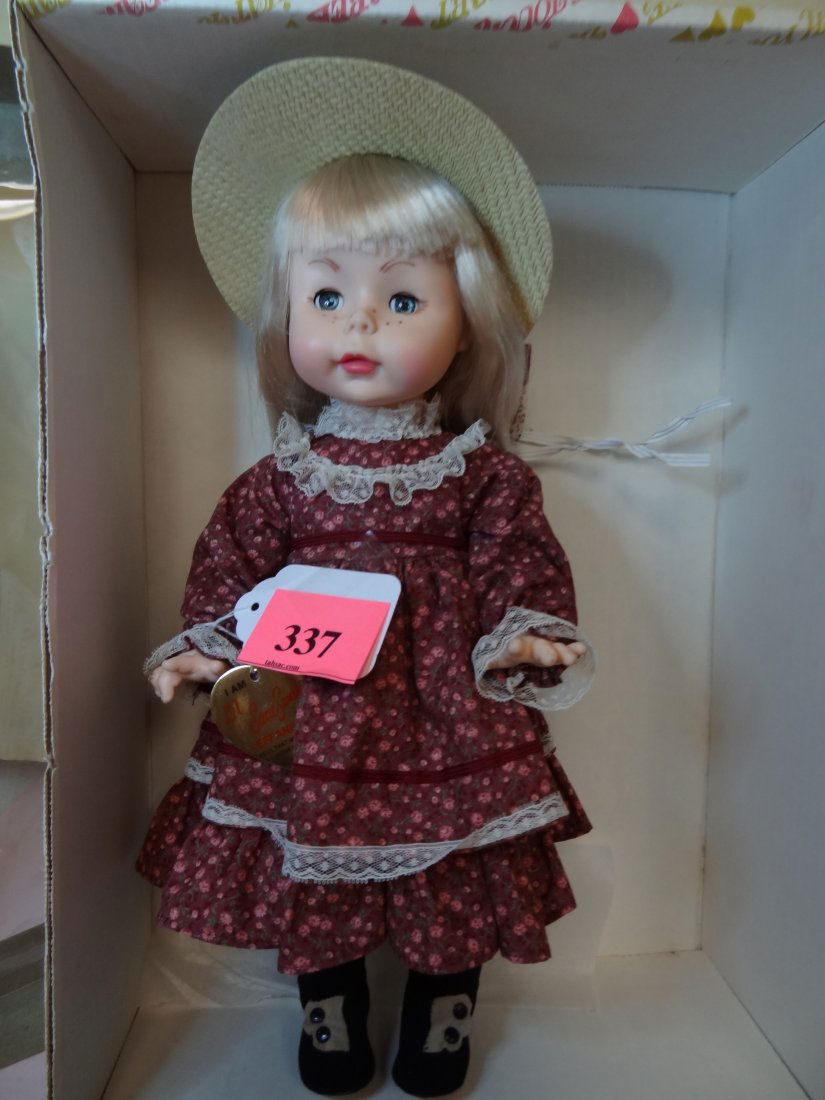 15'' EFFANBEE ''I AM LIL SUZIE SUNSHINE'' RUBBER H: 15'' EFFANBEE ''I AM LIL SUZIE SUNSHINE'' RUBBER HEAD AND ARMS, PLASTIC BODY, MOVABLE LIMBS, GREEN SLEEPY EYES, BLONDE HAIR, IN BOX, MARKED EFFANBEE 1978 16 78''