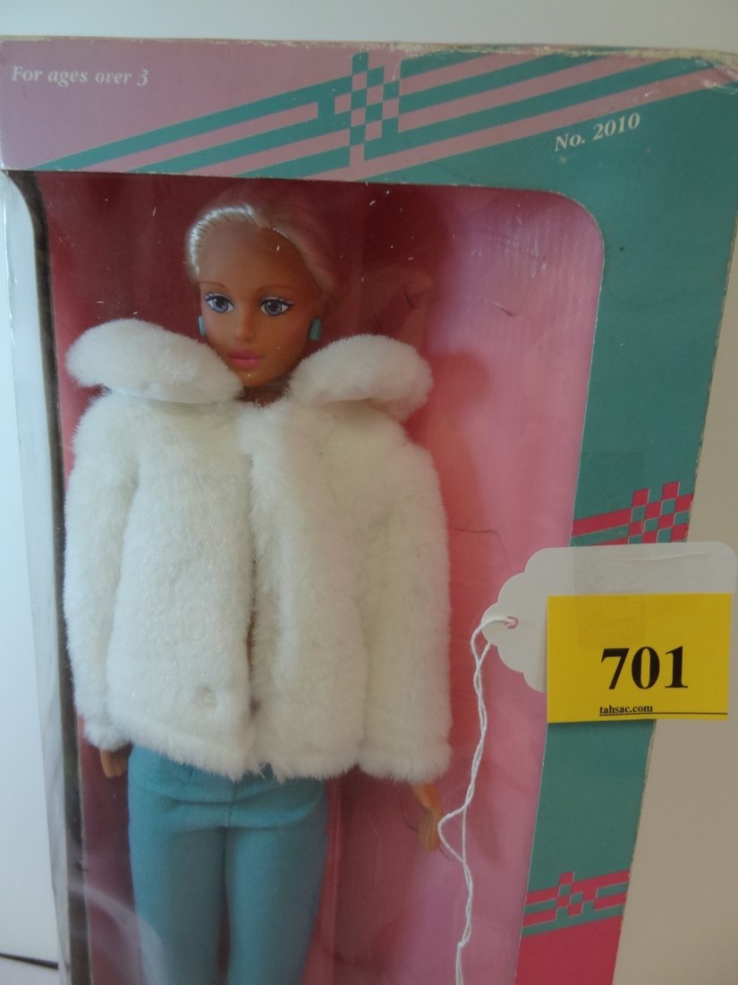 ''JET SETTERS NIKITA'' 1989 BY LANARD TOYS, NEW IN: ''JET SETTERS NIKITA'' 1989 BY LANARD TOYS, NEW IN BOX, BLONDE HAIR, BLUE PAINTED EYES, FAUX FUR COAT AND BOOTS
