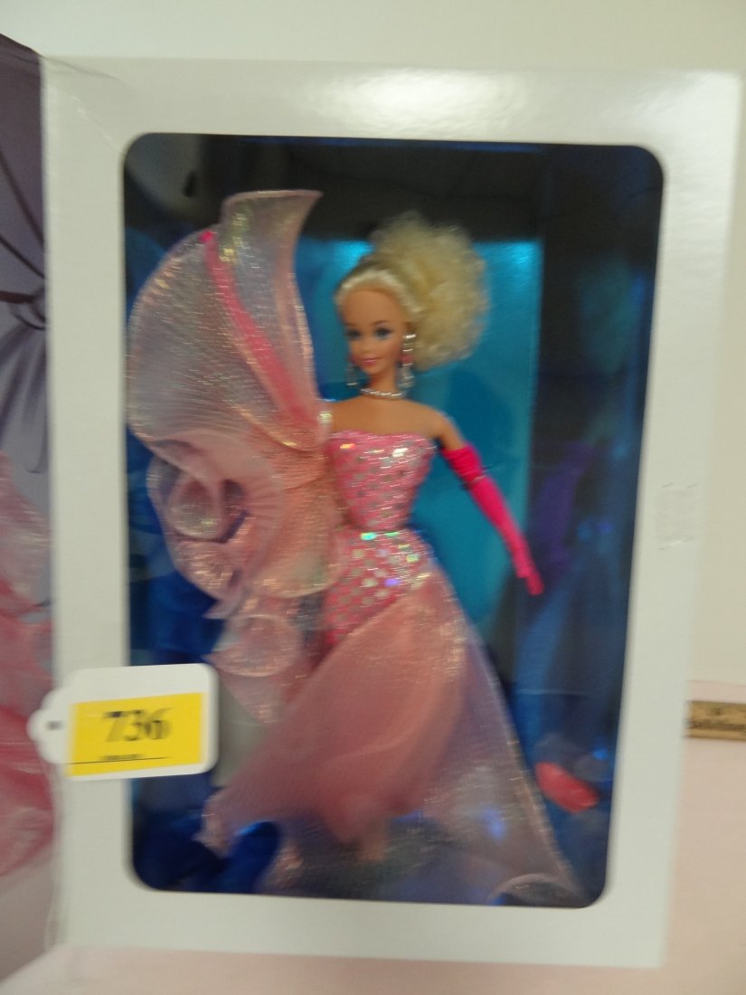 12'' 1993 MATTEL ''EVENING EXTRAVAGANZA BARBIE'' B: 12'' 1993 MATTEL ''EVENING EXTRAVAGANZA BARBIE'' BY KITTY BLACK PERKINS, CLASSIQUE COLLECTION, MINT IN BOX, ALSO SEE 733-735 FOR SIMILAR DOLLS, GREAT PRESENTATION AND BOX