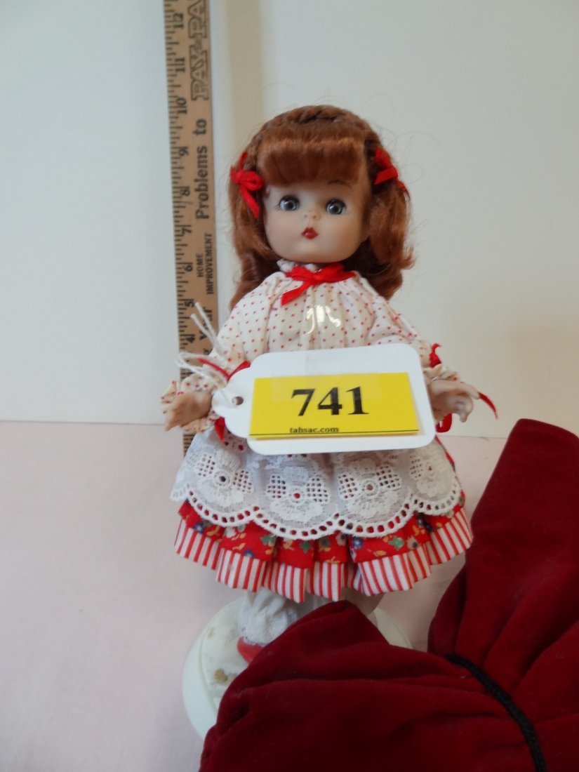 9'' ''1988 EFFANBEE'' RUBBER HEAD AND ARMS, PLASTI: 9'' ''1988 EFFANBEE'' RUBBER HEAD AND ARMS, PLASTIC BODY, RED HAIR WITH BOWS, GREEN SLEEPY EYES, RED VELVET CAPE, CUTE DRESS, GREAT GIFT