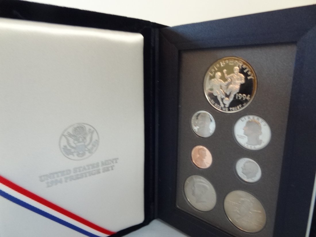 WORLD CUP USA 1994 COMMEMORATIVE COINS UNITED STATES MI: WORLD CUP USA 1994 COMMEMORATIVE COINS UNITED STATES MINT 1994 PRESTIGE SET TO COMMEMORATE THE WORLD CUP SOCCER CHAMPIONSHIP PLAYED IN THE UNITED STATES IN ORIGINAL PACKAGE.