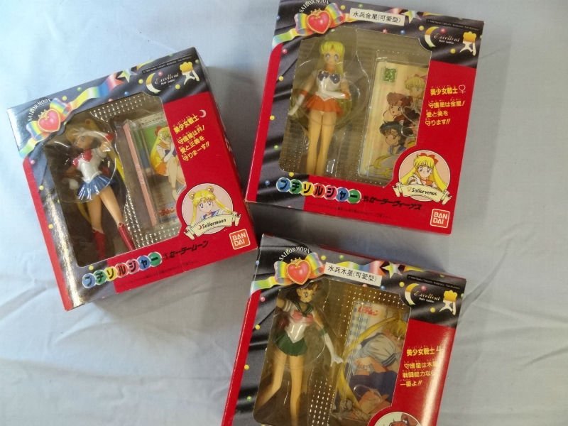 LOT OF THREE SAILOR MOON 5.5'' ACTION FIGURES: SAILOR M: LOT OF THREE SAILOR MOON 5.5'' ACTION FIGURES: SAILOR MOON, SAILOR JUPITER, AND SAILOR VENUS. ALL PRINTED INFORMATION ON BOXES ARE IN CHINESE LANGUAGE. ALL ARE MINT CONDITION. (AGES 4+)