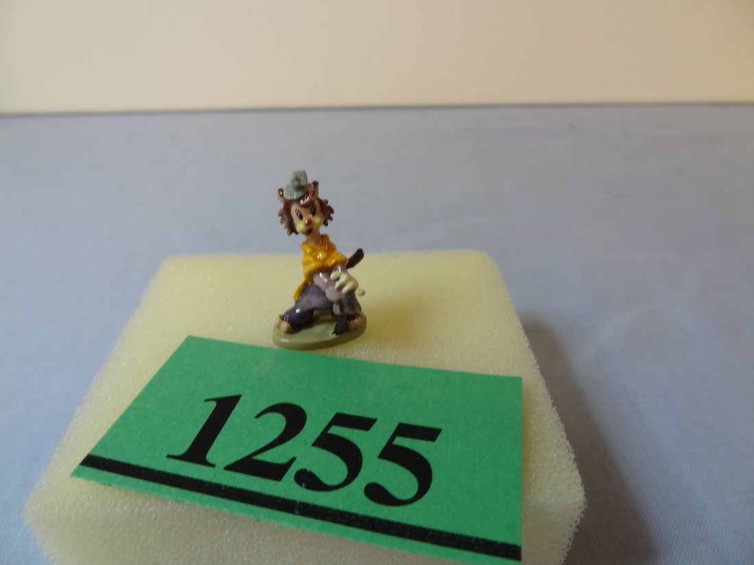 1'' GOEBEL MINIATURE DISNEY SERIES ''GIDEON'', DESIGN M: 1'' GOEBEL MINIATURE DISNEY SERIES ''GIDEON'', DESIGN MARK 683-P, 1990. NO PRESENTATION BOX INCLUDED.