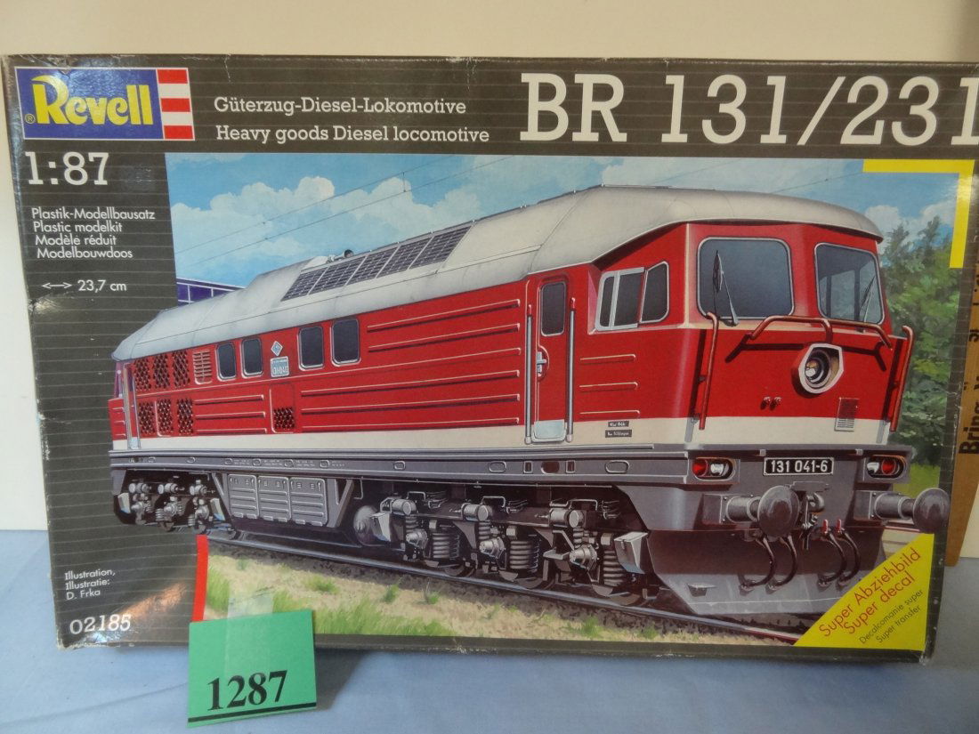 REVELL 1:87 SCALE HEAVY GOODS DIESEL LOCOMOTIVE 'BR 131: REVELL 1:87 SCALE HEAVY GOODS DIESEL LOCOMOTIVE 'BR 131/231' PLASTIC MODEL KIT: PAINT AND CEMENT NOT INCLUDED. NEW IN BOX, BOX SHOWS WEAR. ALL ADVERTISEMENTS AND INSTRUCTIONS ARE IN 'GERMAN' LANGUAGE.