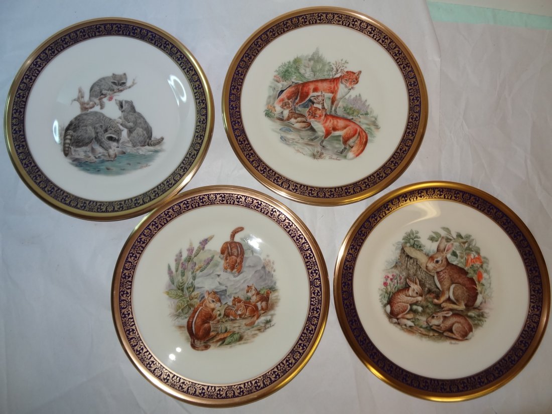 LENOX/BOEHM LTD EDITION WOODLAND WILDLIFE 10.5'' WIDE P: LENOX/BOEHM LTD EDITION WOODLAND WILDLIFE 10.5'' WIDE PLATES. GROUP OF FOUR PLATES - 1973,1974,1975, AND 1976. WILDLIFE THEME RACOONS, RED FOXES, COTTONTAIL RABBITS AND EASTERN CHIPMUNKS. PRESENTED BY