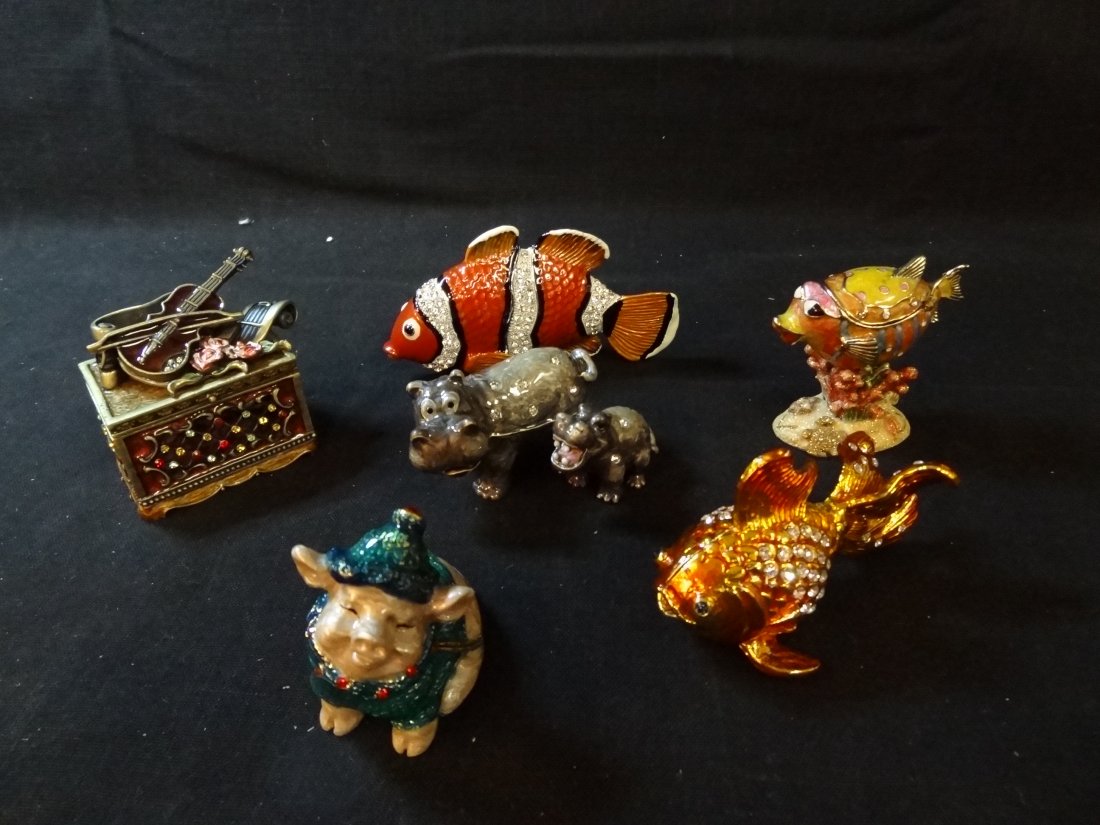 COLLECTION OF SIX ENAMEL AND RHINESTONE TRINKET BOXES: : COLLECTION OF SIX ENAMEL AND RHINESTONE TRINKET BOXES: HIPPOS, PIG, THREE FISH AND BOX WITH VIOLIN. EXCELLENT CONDITION.
