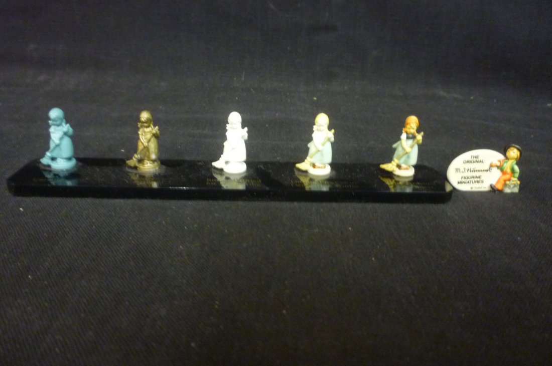THE ORIGINAL M.J. HUMMEL FIGURINE MINIATURES SALES MEDA: THE ORIGINAL M.J. HUMMEL FIGURINE MINIATURES SALES MEDALLION AND THE FIVE STAGES OF THE MAKING OF HUMMEL PRODUCTS.