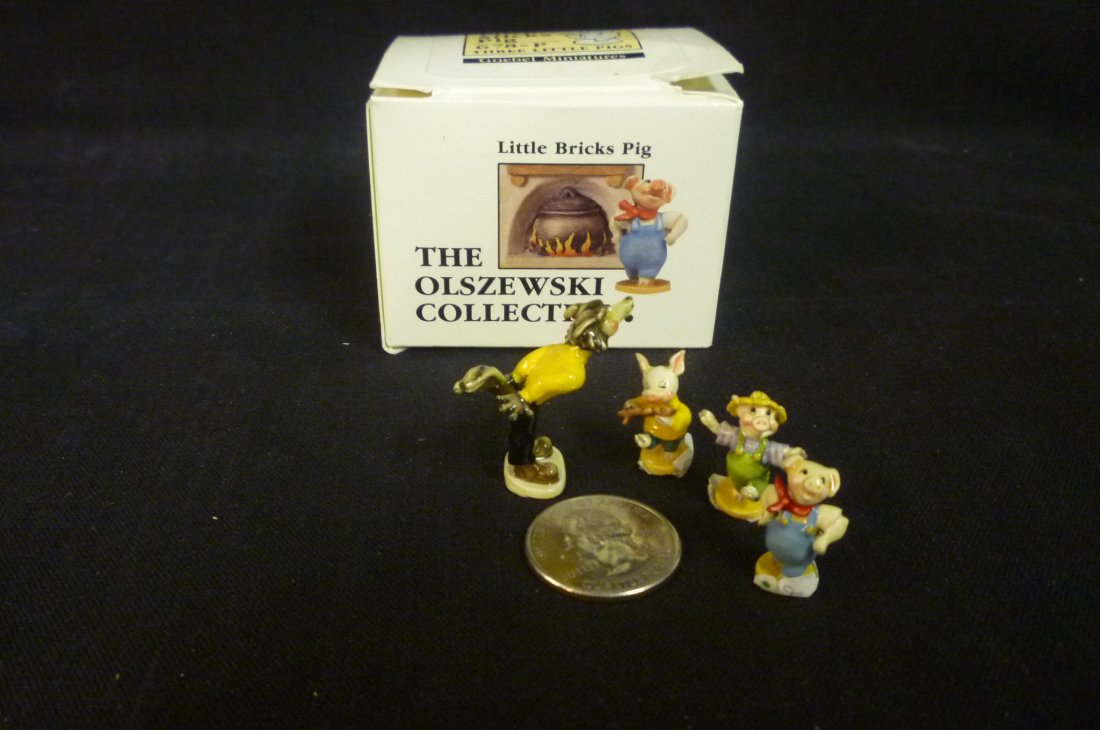 GOEBEL MINIATURES WITH BIG BAD WOLF AND THREE LITTLE PI: GOEBEL MINIATURES WITH BIG BAD WOLF AND THREE LITTLE PIGS. ONE LITTLE PIG HAS A BOX.