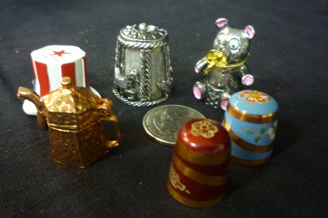SIX COLLECTIBLE METAL THIMBLES: SIX COLLECTIBLE METAL THIMBLES