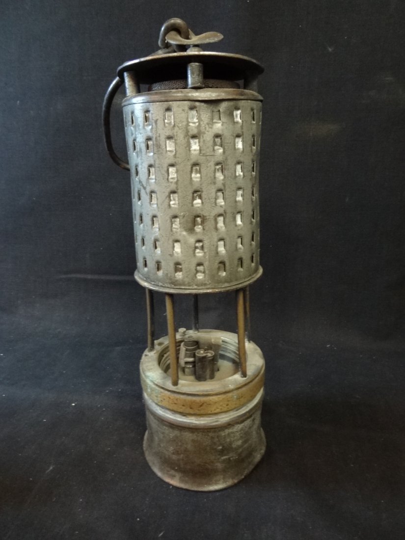 VINTAGE PERMISSIBLE NO. 20 MINER'S SAFETY LAMP, 10'' TA: VINTAGE PERMISSIBLE NO. 20 MINER'S SAFETY LAMP, 10'' TALL X 4'' WIDE, GLASS IS MISSING, HANDLE ON TOP, FAIR CONDITION.