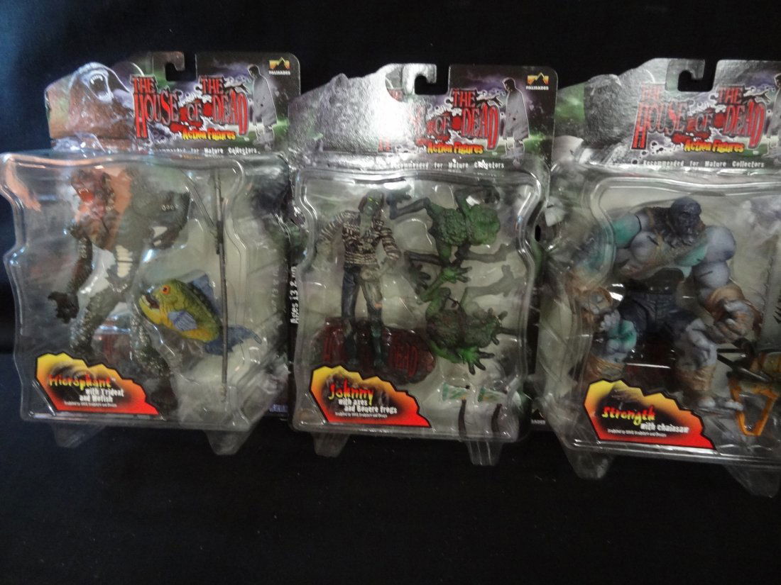 HOUSE OF THE DEAD 7'' ACTION FIGURES (3): STRENGTH WI: HOUSE OF THE DEAD 7'' ACTION FIGURES (3): STRENGTH WITH CHAINSAW, HIEROPHANT WITH TRIDENT AND MOFISH, AND JOHNNY WITH AXES AND BOUERE FROGS. PALISADES/SEGA 2000, AGES 13+.