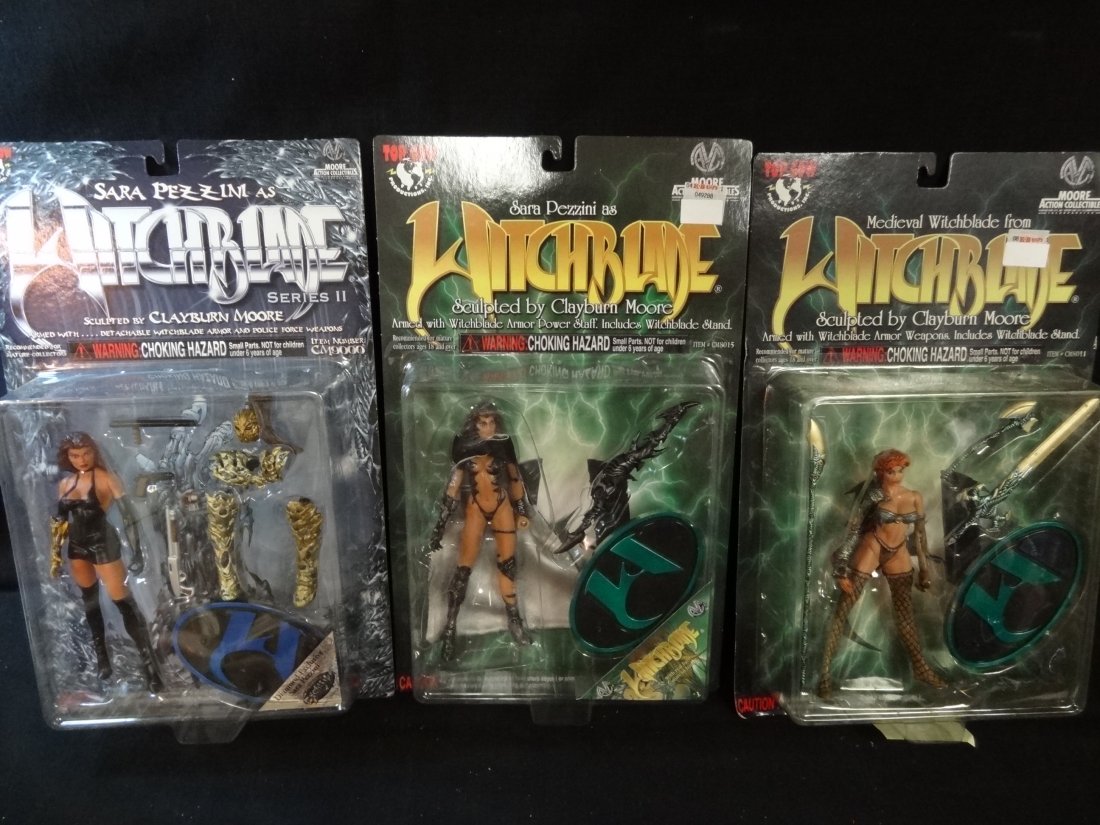 WITCHBLADE ACTION 5'' ACTION FIGURES (3): ONE MEDIEVA: WITCHBLADE ACTION 5'' ACTION FIGURES (3): ONE MEDIEVAL WITCHBLADE AND TWO SARA PEZZINI AS WITCHBLADE. TOP COW, 1998, AGES 6+