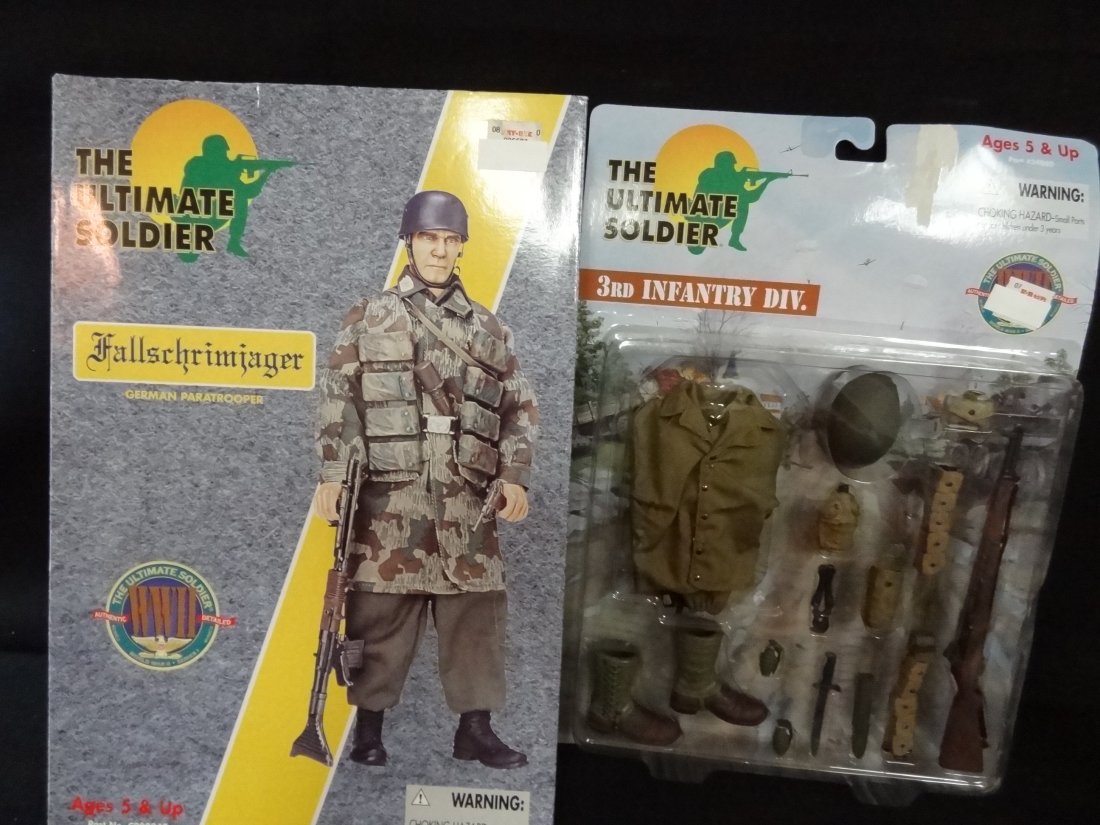 THE ULTIMATE SOLDIER 3RD INFANTRY DIVISION UNIFORM SET : THE ULTIMATE SOLDIER 3RD INFANTRY DIVISION UNIFORM SET AND FALLSCHRIMIAGER GERMAN PARATROOPER DOLL, 21ST CENTURY TOYS, 1999, AGES 5+.