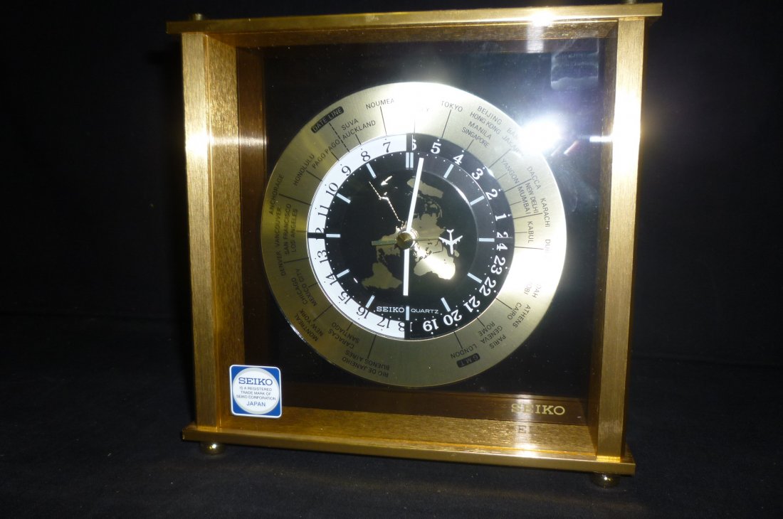 SEIKO MANTLE CLOCK BRASS AND GLASS CASE. BATTERY OPERA: SEIKO MANTLE CLOCK BRASS AND GLASS CASE. BATTERY OPERATED. WORLD TIME INTERNATIONAL CLOCK.