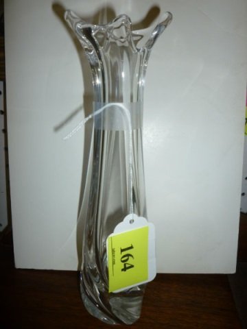 DAUM CRYSTAL VASE, CLEAR WITH SWIRL DETAIL, FRANCE: DAUM CRYSTAL VASE, CLEAR WITH SWIRL DETAIL, FRANCE