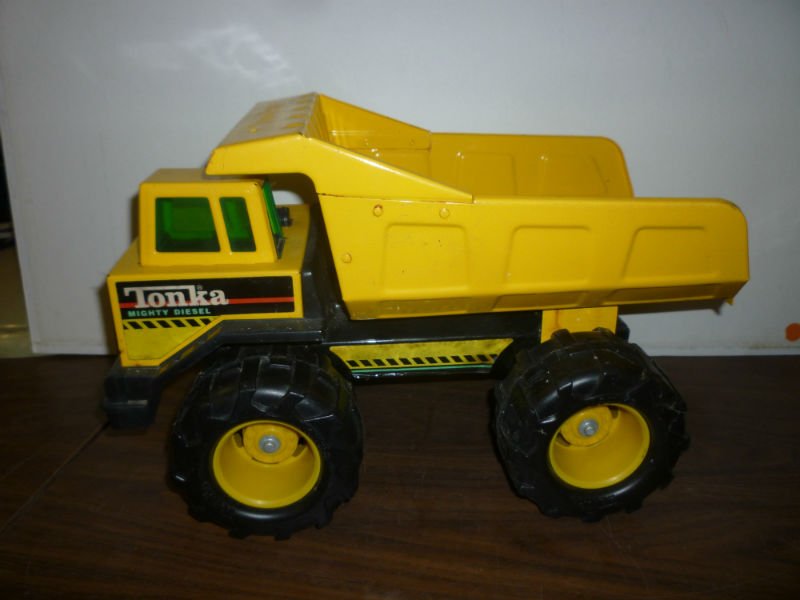 VINTAGE TONKA MIGHTY DIESEL DUMP TRUCK: GREEN WINDOWS