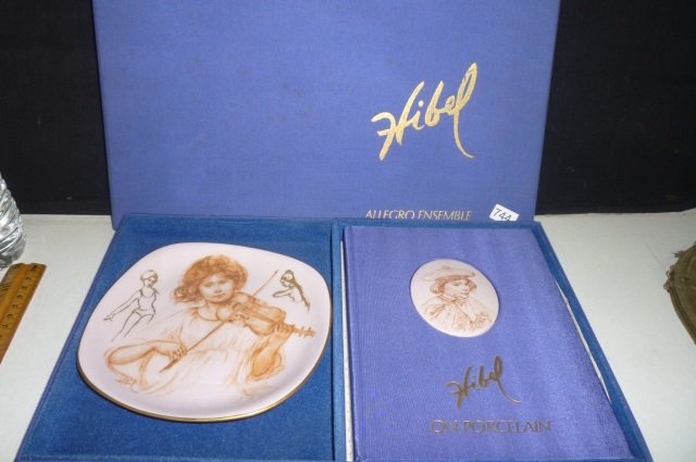 HIBEL ELLEGRO ENSEMBLE PORCELAIN PLATE AND BOOK WITH PO: BOOK WITH PORCELAIN PENDANT
