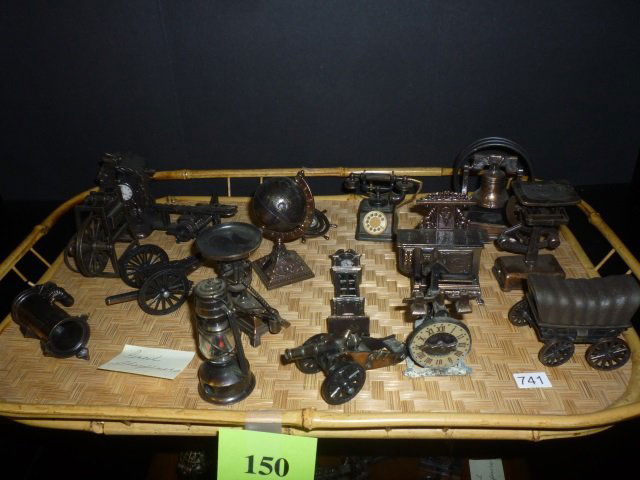 VINTAGE PENCIL SHARPENERS: ASSORTED METAL COLLECTIBLE S: METAL COLLECTIBLE SHAPES INCLUDING TELEPHONE, LIBERTY BELL, AND MORE