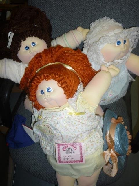 CABBAGE PATCH KIDS: 3 GIRL DOLLS WITH TAGS.: DOLLS WITH TAGS.