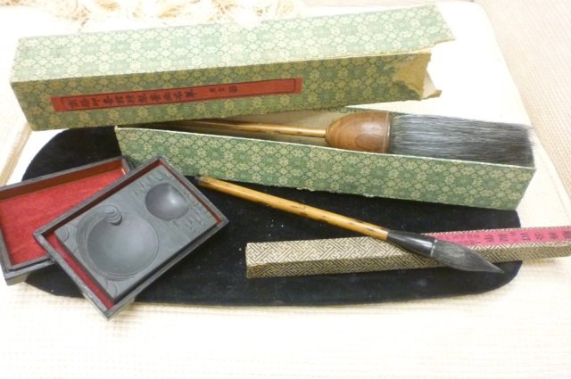 CALLIGRAPHY BRUSHES AND INK HOLDER BRUSHES, INK HOLDER,: BRUSHES, INK HOLDER, PINS AND BAR OF INK
