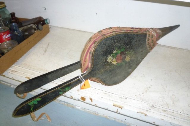 VINTAGE BELLOWS WITH TOLE PAINTING VINTAGE BELLOWS WITH: VINTAGE BELLOWS WITH TOLE PAINTING