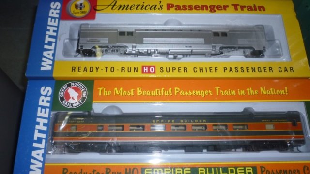 4 WALTHERS HO SCALE TRAIN CARS NSC 53 WELL CAR, WINDOW: NSC 53 WELL CAR, WINDOW COACH, BAGGAGE CAR AND SEAT COACH