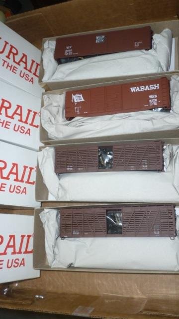 4 ACCURAIL HO SCALE TRAIN CARS WABASH, W.P. BAR AND ACL: WABASH, W.P. BAR AND ACL