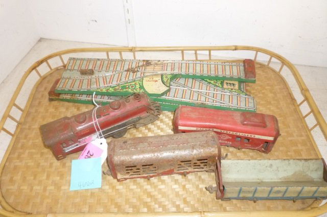 VINTAGE HAFNER TRAIN SET WIND UP LOMOTIVE #1010 WITH 2: WIND UP LOMOTIVE #1010 WITH 2 CARS AND CABOOSE, 4 PIECE TRACK SET, LITHOGRAPH HAS SOME LOSS BUT NOT BAD GOOD COLOR