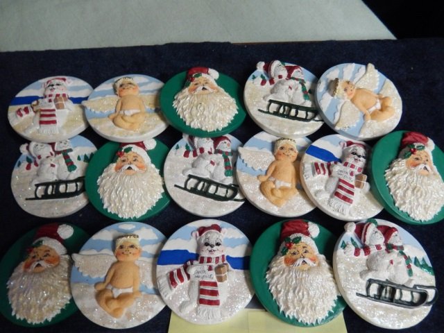 16 ANNALEE CHRISTMAS MAGNETS LOT INCLUDES 16 ASSORTED: LOT INCLUDES 16 ASSORTED ANNALEE CHRISTMAS MAGNETS: SANTA, ANGEL, SNOWMEN, ETC. EACH MAGNET IS APPROX 2.5' DIAMETER AND IS IN GOOD CONDITION