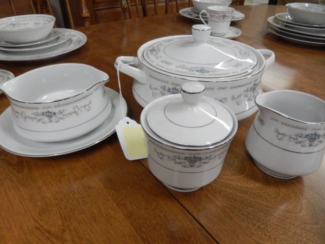 4 PIECE CHINA LOT INCLUDES 4 PIECES OF CHINA: COVERED: LOT INCLUDES 4 PIECES OF CHINA: COVERED CASSEROLE, GRAVY BOAT, CREAM & SUGAR. BLUE AND GRAY DELICATE FLORAL. MARKED "DIANE" FINE PORCELAN CHINA, MADE IN JAPAN