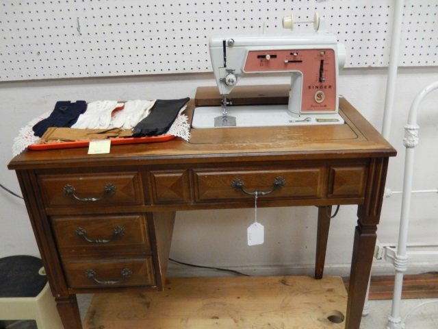 SINGER SEWING MACHINE & TABLE VINTAGE SINGER SEWING: VINTAGE SINGER SEWING MACHINE. "TOUCH & SEW, SPECIAL ZIG-ZAG - MODEL 626" COMES WITH WOOD TABLE WITH ONE DRAWER AND ORIGINAL INSTRUCTION MANUAL. TABLE IS APPROX 36' X 30'