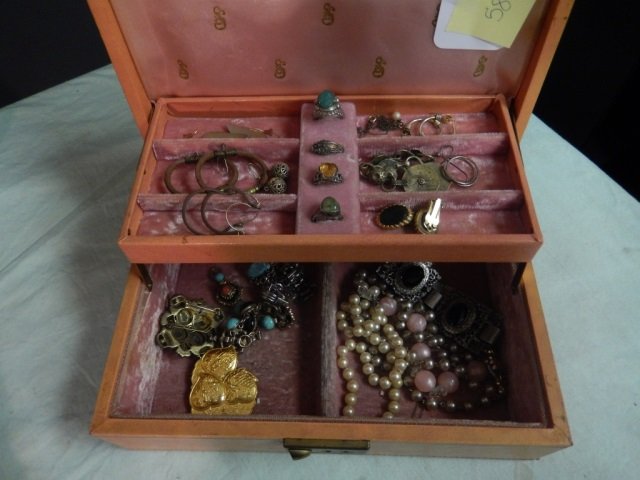 VINTAGE JEWELRY BOX WITH ASSORTED JEWELRY LOT INCLUDES: LOT INCLUDES ONE VINTAGE JEWELRY BOX WITH ASSORTED JEWELRY INCLUDING BRACELETS, EARRINGS, RINGS AND MORE