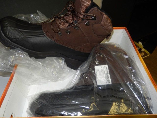 NEW ELK WOODS MEN'S BOOTS SIZE 11 NEW IN BOX AND: NEW IN BOX AND PLASTIC. BROWN LEATHER MEN'S WORK BOOTS WITH "THERMO LITE" SIZE 11 MEDIUM