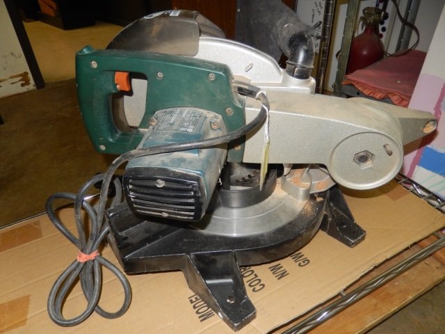 MITER SAW DOUBLE INSULATED: DOUBLE INSULATED