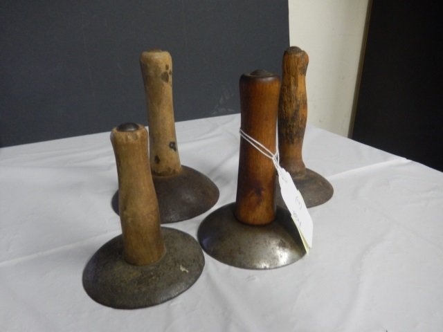 ANTIQUE HOG HAIR SCRAPERS LOT INCLUDES 4 ANTIQUE HOG: LOT INCLUDES 4 ANTIQUE HOG HAIR SCRAPERS / HAIR REMOVERS. EACH HAS WOOD HANDLE, METAL AND IS APPROX 5" TO 7" TALL.