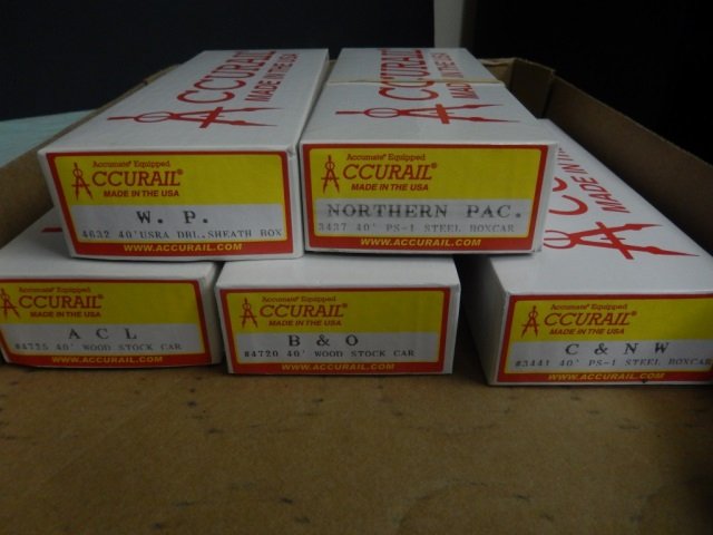 5 PLASTIC TRAIN KITS BY ACCURAIL. TO SCALE. 5 PLASTIC: 5 PLASTIC TRAIN KITS BY ACCURAIL. TO SCALE. EACH ITEM IS NEW IN BOX. LOT INCLUDES: ONE ACL: 40' WOOD STOCK CAR, ONE B&O: 40' WOOD STOCK CAR, ONE C&NW: 40' PS-1 STEEL BOXCAR, ONE NORTHERN PACIFIC" 40'