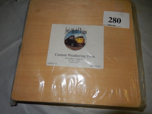 JOE'S CUSTOM WEATHERIN DYES NEW IN PLASTIC! INCLUDES:: NEW IN PLASTIC! INCLUDES: LIMESTONE, RUST, DARK BUFF, CLAY DUST, BLACK GRIME, AND DIRT AND OIL
