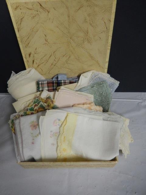 VINTAGE HANKERCHIEFS LOT INCLUDES AT LEAST 20 VINTAGE: LOT INCLUDES AT LEAST 20 VINTAGE HANDKERCHIEFS. VARIOUS COLORS AND PATTERNS. LOT ALSO INCLUDES 1 VINTAGE HANDKERCHIEF BOX