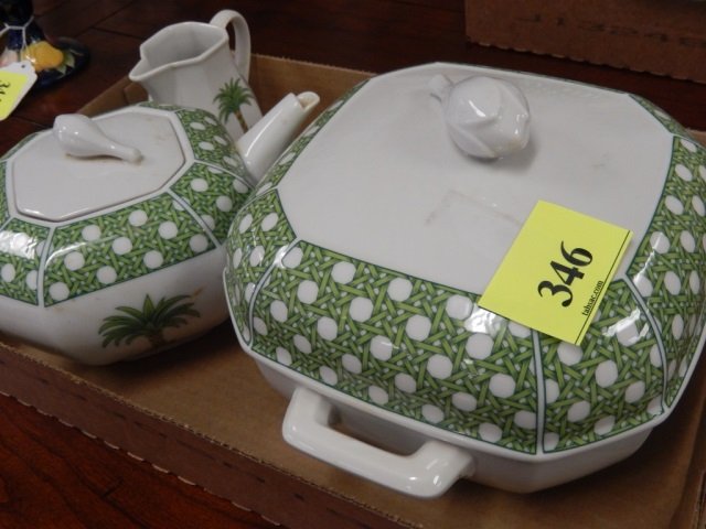 3 HEINRICH PIECES LOT INCLUDES 1 CREAMERS, 1 COVERED: LOT INCLUDES 1 CREAMERS, 1 COVERED CASSEROLE AND 1 COVERED GRAVY BOAT. EACH PIECE MARKED "HEINRICH, GERMANY" ON BOTTOM
